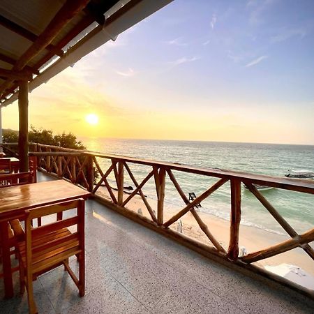 Mandala Beach Club Otel Pendales Dış mekan fotoğraf