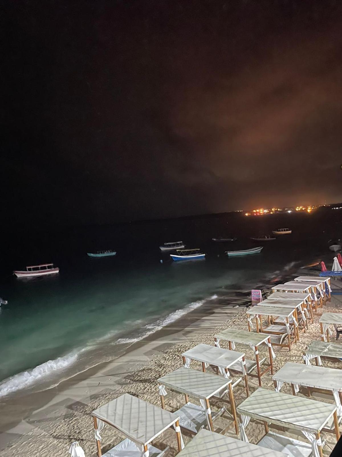 Mandala Beach Club Otel Pendales Dış mekan fotoğraf